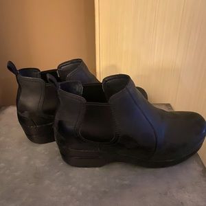 Dansko Frankie booties. Worn once. No box. Like new. Size 39.